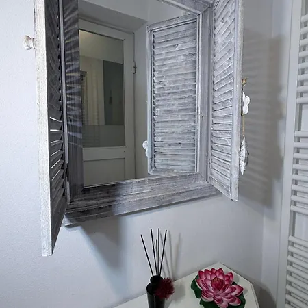 Think Apartment *